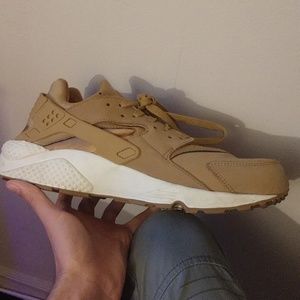 Air Huarache by Nike